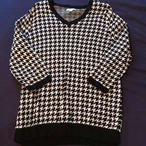 Houndstooth black and white 3/4 sleeve sweater